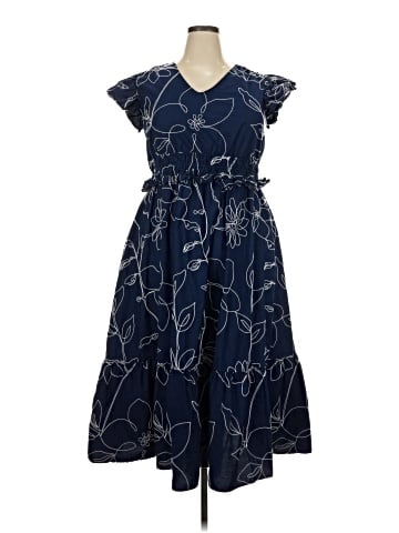 Crown & Ivy Casual Dress (view 1)
