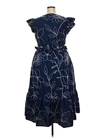 Crown & Ivy Casual Dress (view 2)