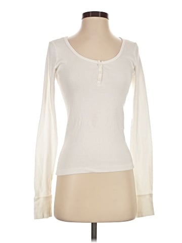 Brandy Melville Long Sleeve T-Shirt (view 1)