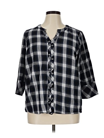 Skies Are Blue 3/4 Sleeve Button-Down Shirt (view 1)