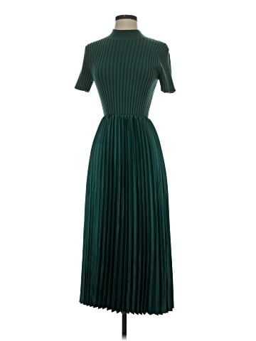 Zoe and Claire Casual Dress (view 1)