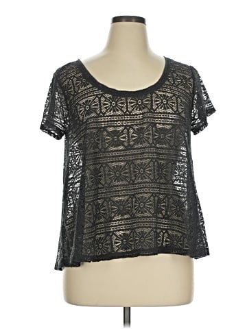 American Eagle Outfitters Short Sleeve T-Shirt (view 1)