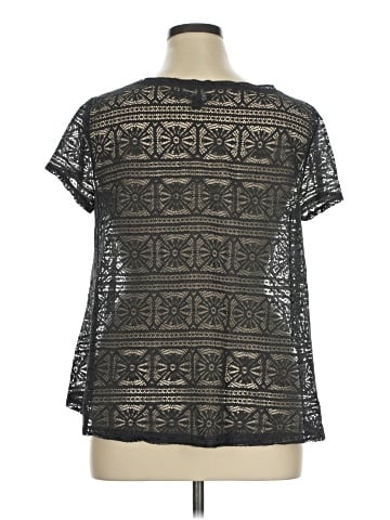 American Eagle Outfitters Short Sleeve T-Shirt (view 2)