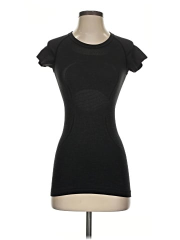Lululemon Athletica Short Sleeve T-Shirt (view 1)