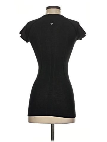 Lululemon Athletica Short Sleeve T-Shirt (view 2)