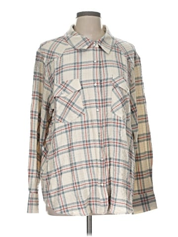 Maurices Long Sleeve Button-Down Shirt (view 1)