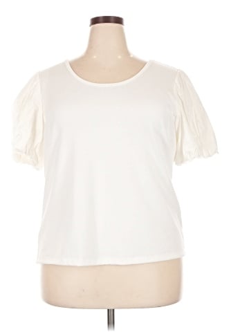 Maurices Short Sleeve T-Shirt (view 1)