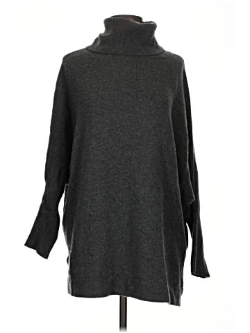 Neiman Marcus Cashmere Pullover Sweater (view 1)