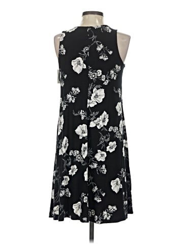 Old Navy Casual Dress (view 2)