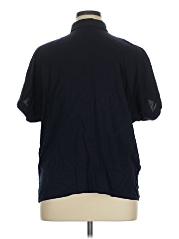 Uniqlo Short Sleeve Button-Down Shirt (view 2)