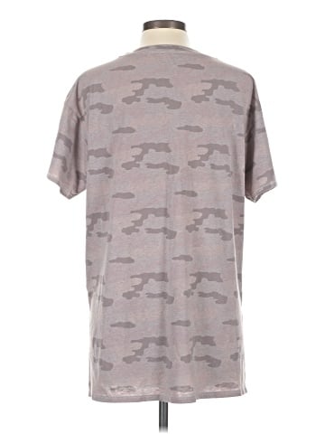 American Eagle Outfitters Short Sleeve T-Shirt (view 2)