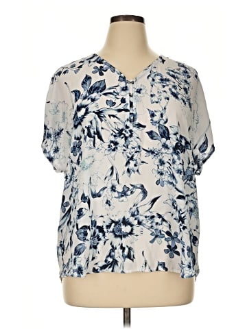 Maurices Short Sleeve T-Shirt (view 1)
