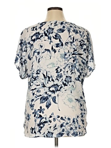 Maurices Short Sleeve T-Shirt (view 2)
