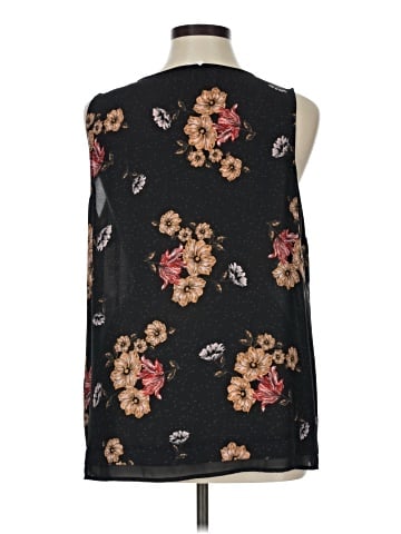 Maurices Sleeveless T-Shirt (view 2)
