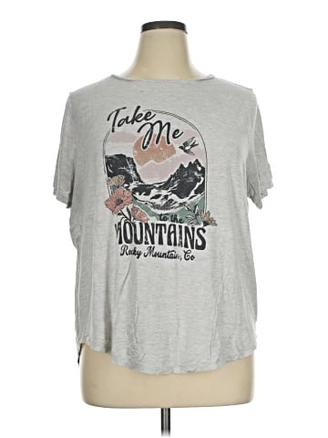 Maurices Short Sleeve T-Shirt (view 1)