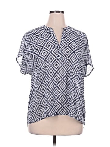 Maurices Short Sleeve T-Shirt (view 1)