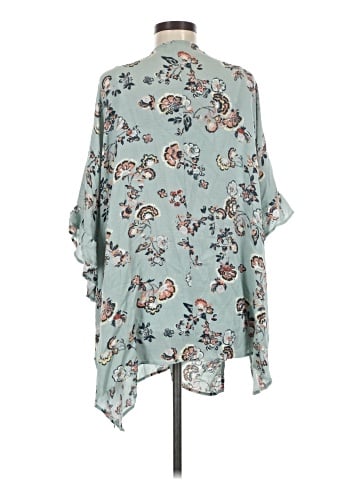 Maurices 3/4 Sleeve T-Shirt (view 2)