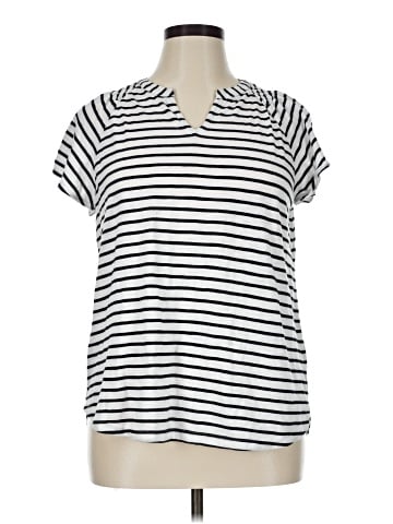 Liz Claiborne Short Sleeve T-Shirt (view 1)