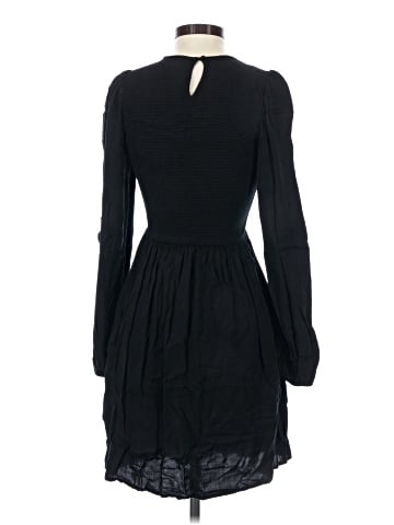 Old Navy Casual Dress (view 2)