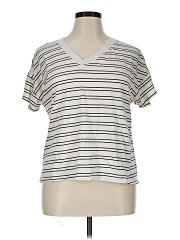 Maurices Short Sleeve T-Shirt (view 1)