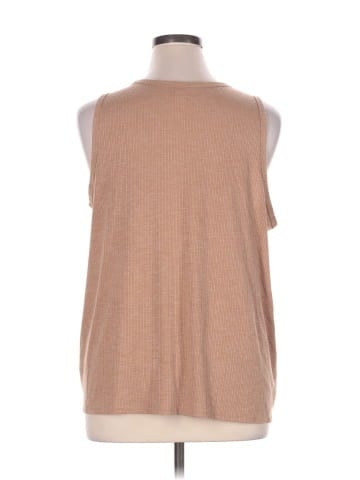 Old Navy Sleeveless T-Shirt (view 2)