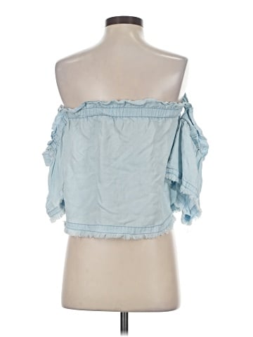Romeo & Juliet Couture Sleeveless Blouse (view 2)