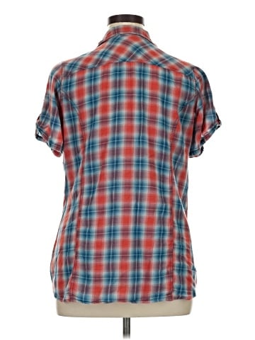 Maurices Short Sleeve Button-Down Shirt (view 2)