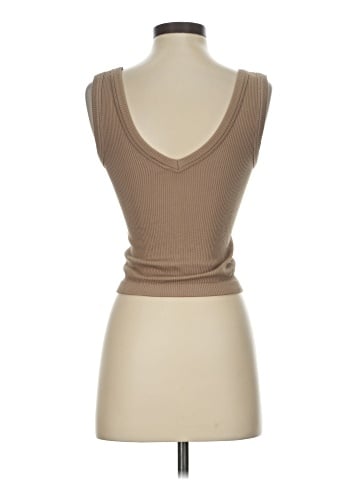 Old Navy Sleeveless T-Shirt (view 2)