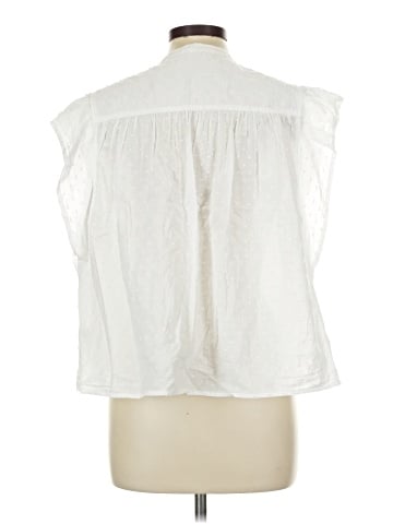 Old Navy Sleeveless Button-Down Shirt (view 2)